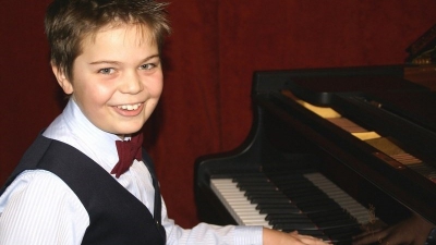A 10 YEARS OLD BOY VIRTUOSO IMPRESSED THE JURY AND WON HIGH PIANO COMPETION IN MOSCOW